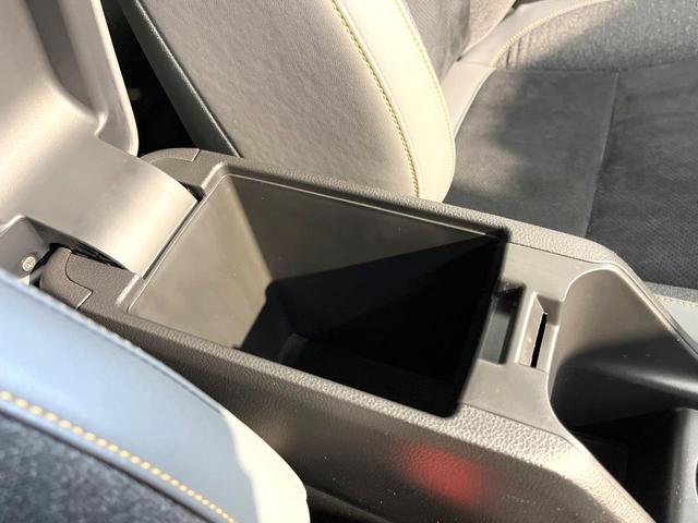 フィット ｅ：ＨＥＶ　ＲＳ　９インチホンダコネクトディスプレー　バックカメラ　衝突被害軽減システム　禁煙車　合皮シート　コーナーセンサー　スマートキー　ＬＥＤヘッド　ＥＴＣ２．０　純正１６インチアルミ　オートハイビーム（66枚目）