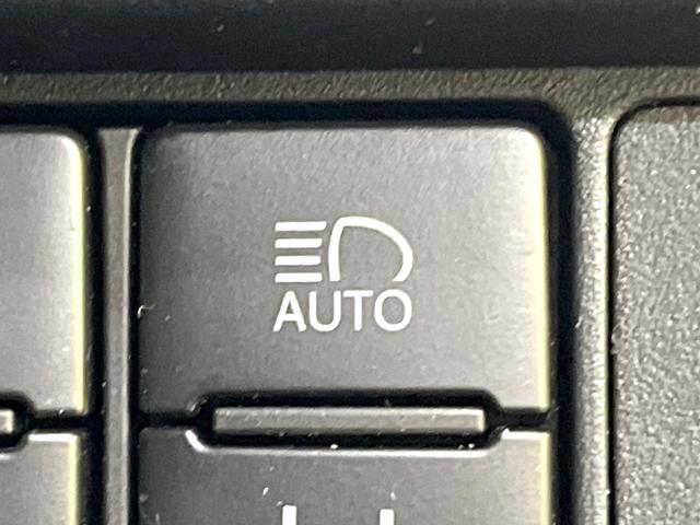 ノア ハイブリッドSi ダブルバイビー 両側電動ドア 純正8インチナビ バックカメラ 衝突被害軽減システム 禁煙車 合皮シート ドラレコ スマートキー LEDヘッド ETC2.0 クルコン 純正16インチアルミ オートハイビーム(55枚目)