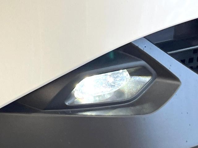 ノート Ｘ　メーカー８型ナビ　インテリジェントルームミラー　全周囲カメラ　衝突被害軽減システム　禁煙車　ドラレコ　コーナーセンサー　ＬＥＤヘッド　ＥＴＣ　オートハイビーム　車線逸脱警報　Ｂｌｕｅｔｏｏｔｈ（29枚目）