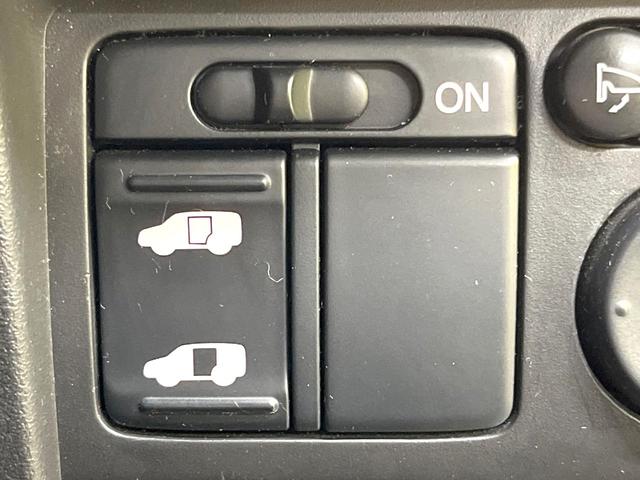 フリード Ｇ　ジャストセレクション　純正ナビ　電動スライドドア　バックカメラ　禁煙車　スマートキー　ＥＴＣ　オートエアコン　ＣＤ　ＤＶＤ再生　地デジ　電動格納ミラー　横滑り防止　プライバシーガラス　パワーウィンドウ　パワーステアリング（3枚目）