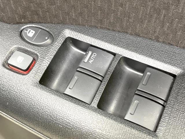 フリード Ｇ　ジャストセレクション　純正ナビ　電動スライドドア　バックカメラ　禁煙車　スマートキー　ＥＴＣ　オートエアコン　ＣＤ　ＤＶＤ再生　地デジ　電動格納ミラー　横滑り防止　プライバシーガラス　パワーウィンドウ　パワーステアリング（49枚目）