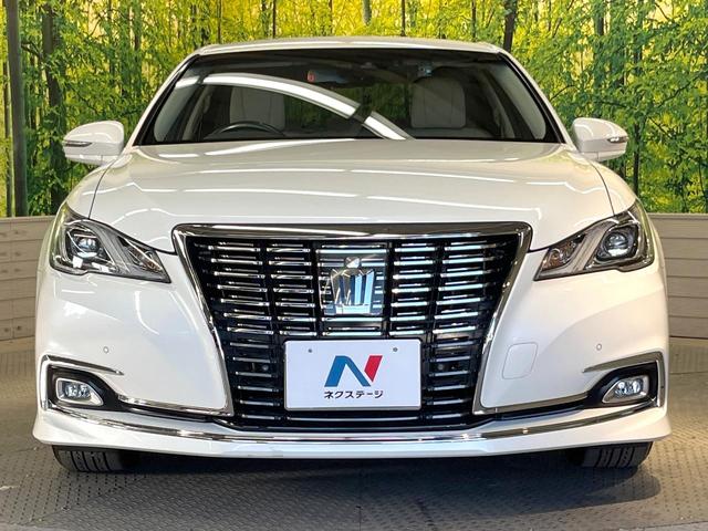 クラウンハイブリッド ロイヤルサルーン　純正８型ＳＤナビ　バックカメラ　衝突被害軽減システム　レーダークルーズ　禁煙車　レザーシート　ドラレコ　コーナーセンサー　スマートキー　ＬＥＤヘッド　ビルトインＥＴＣ　純正１６インチアルミ（14枚目）