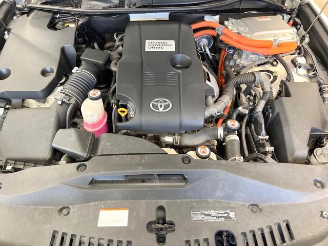 クラウンハイブリッド ロイヤルサルーン　純正８型ＳＤナビ　バックカメラ　衝突被害軽減システム　レーダークルーズ　禁煙車　レザーシート　ドラレコ　コーナーセンサー　スマートキー　ＬＥＤヘッド　ビルトインＥＴＣ　純正１６インチアルミ（18枚目）