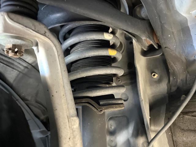 クラウンハイブリッド ロイヤルサルーン　純正８型ＳＤナビ　バックカメラ　衝突被害軽減システム　レーダークルーズ　禁煙車　レザーシート　ドラレコ　コーナーセンサー　スマートキー　ＬＥＤヘッド　ビルトインＥＴＣ　純正１６インチアルミ（20枚目）