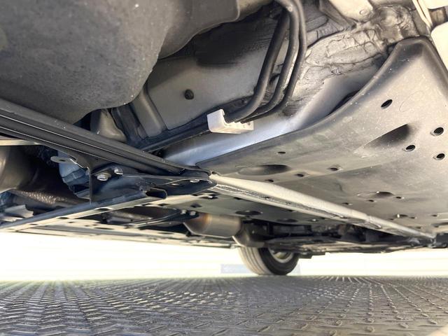 クラウンハイブリッド ロイヤルサルーン　純正８型ＳＤナビ　バックカメラ　衝突被害軽減システム　レーダークルーズ　禁煙車　レザーシート　ドラレコ　コーナーセンサー　スマートキー　ＬＥＤヘッド　ビルトインＥＴＣ　純正１６インチアルミ（23枚目）