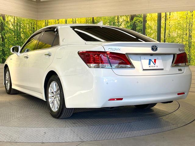 クラウンハイブリッド ロイヤルサルーン　純正８型ＳＤナビ　バックカメラ　衝突被害軽減システム　レーダークルーズ　禁煙車　レザーシート　ドラレコ　コーナーセンサー　スマートキー　ＬＥＤヘッド　ビルトインＥＴＣ　純正１６インチアルミ（26枚目）