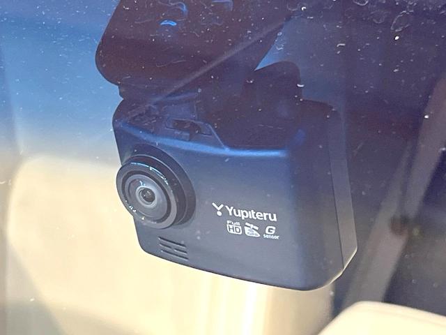 クラウンハイブリッド ロイヤルサルーン　純正８型ＳＤナビ　バックカメラ　衝突被害軽減システム　レーダークルーズ　禁煙車　レザーシート　ドラレコ　コーナーセンサー　スマートキー　ＬＥＤヘッド　ビルトインＥＴＣ　純正１６インチアルミ（35枚目）