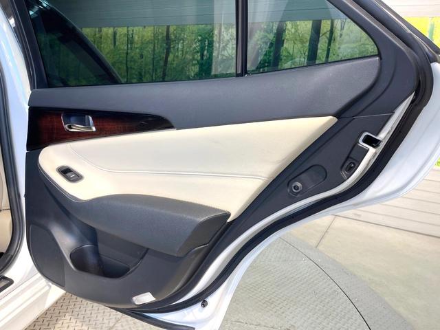 クラウンハイブリッド ロイヤルサルーン　純正８型ＳＤナビ　バックカメラ　衝突被害軽減システム　レーダークルーズ　禁煙車　レザーシート　ドラレコ　コーナーセンサー　スマートキー　ＬＥＤヘッド　ビルトインＥＴＣ　純正１６インチアルミ（64枚目）