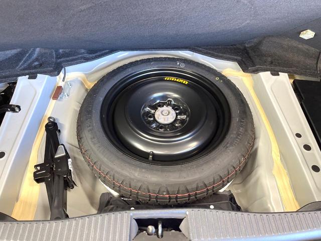 クラウンハイブリッド ロイヤルサルーン　純正８型ＳＤナビ　バックカメラ　衝突被害軽減システム　レーダークルーズ　禁煙車　レザーシート　ドラレコ　コーナーセンサー　スマートキー　ＬＥＤヘッド　ビルトインＥＴＣ　純正１６インチアルミ（65枚目）