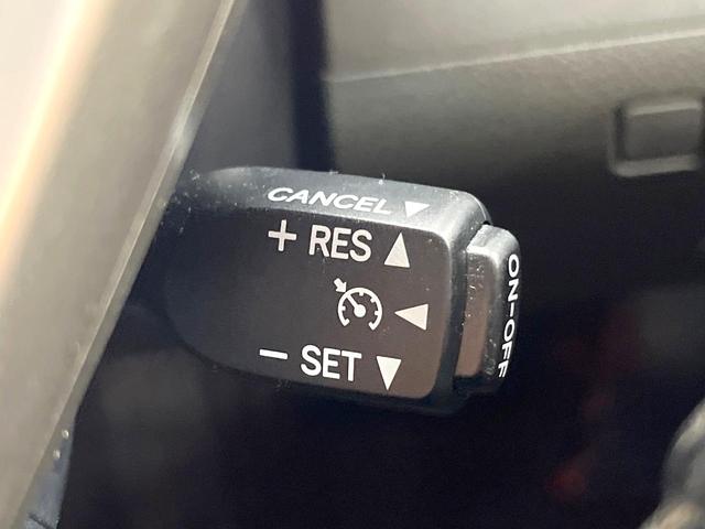 クラウン ２．５アスリート　メーカーＨＤＤナビ　バックカメラ　禁煙車　スマートキー　ＨＩＤヘッド　ビルトインＥＴＣ　クルーズコントロール　純正１８インチアルミ　オートライト　デュアルエアコン　ＣＤ　ＤＶＤ再生　フルセグ（5枚目）