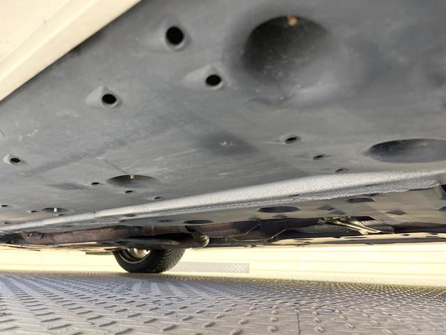 クラウン ２．５アスリート　メーカーＨＤＤナビ　バックカメラ　禁煙車　スマートキー　ＨＩＤヘッド　ビルトインＥＴＣ　クルーズコントロール　純正１８インチアルミ　オートライト　デュアルエアコン　ＣＤ　ＤＶＤ再生　フルセグ（22枚目）