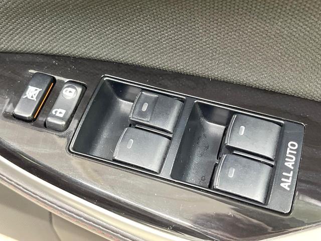 クラウン ２．５アスリート　メーカーＨＤＤナビ　バックカメラ　禁煙車　スマートキー　ＨＩＤヘッド　ビルトインＥＴＣ　クルーズコントロール　純正１８インチアルミ　オートライト　デュアルエアコン　ＣＤ　ＤＶＤ再生　フルセグ（32枚目）