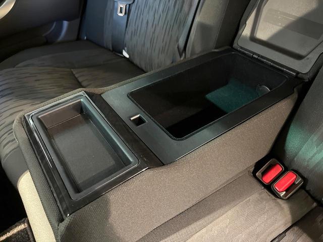 クラウン ２．５アスリート　メーカーＨＤＤナビ　バックカメラ　禁煙車　スマートキー　ＨＩＤヘッド　ビルトインＥＴＣ　クルーズコントロール　純正１８インチアルミ　オートライト　デュアルエアコン　ＣＤ　ＤＶＤ再生　フルセグ（64枚目）