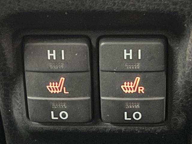 ヴォクシー ハイブリッドＶ　両側電動ドア　純正ナビ　禁煙車　スマートキー　ＬＥＤヘッド　ビルトインＥＴＣ　クルコン　純正１６インチアルミ　　デジタルインナーミラー　オートライト　デュアルエアコン　リアエアコン　Ｂｌｕｅｔｏｏｔｈ（5枚目）