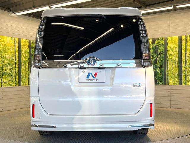 ヴォクシー ハイブリッドＶ　両側電動ドア　純正ナビ　禁煙車　スマートキー　ＬＥＤヘッド　ビルトインＥＴＣ　クルコン　純正１６インチアルミ　　デジタルインナーミラー　オートライト　デュアルエアコン　リアエアコン　Ｂｌｕｅｔｏｏｔｈ（16枚目）