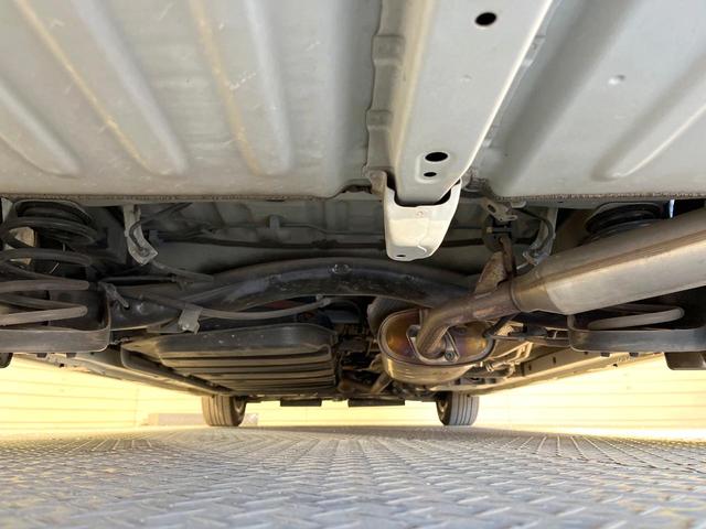 ヴォクシー ハイブリッドＶ　両側電動ドア　純正ナビ　禁煙車　スマートキー　ＬＥＤヘッド　ビルトインＥＴＣ　クルコン　純正１６インチアルミ　　デジタルインナーミラー　オートライト　デュアルエアコン　リアエアコン　Ｂｌｕｅｔｏｏｔｈ（20枚目）