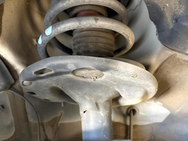 ヴォクシー ハイブリッドＶ　両側電動ドア　純正ナビ　禁煙車　スマートキー　ＬＥＤヘッド　ビルトインＥＴＣ　クルコン　純正１６インチアルミ　　デジタルインナーミラー　オートライト　デュアルエアコン　リアエアコン　Ｂｌｕｅｔｏｏｔｈ（21枚目）