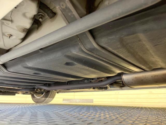 ヴォクシー ハイブリッドＶ　両側電動ドア　純正ナビ　禁煙車　スマートキー　ＬＥＤヘッド　ビルトインＥＴＣ　クルコン　純正１６インチアルミ　　デジタルインナーミラー　オートライト　デュアルエアコン　リアエアコン　Ｂｌｕｅｔｏｏｔｈ（23枚目）