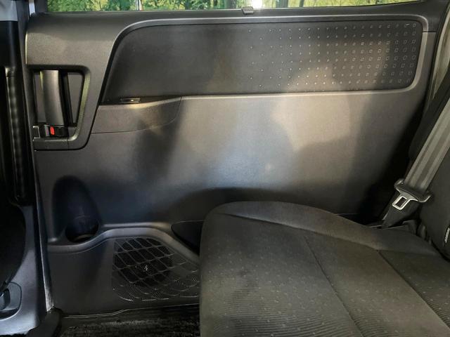 ヴォクシー ハイブリッドＶ　両側電動ドア　純正ナビ　禁煙車　スマートキー　ＬＥＤヘッド　ビルトインＥＴＣ　クルコン　純正１６インチアルミ　　デジタルインナーミラー　オートライト　デュアルエアコン　リアエアコン　Ｂｌｕｅｔｏｏｔｈ（48枚目）