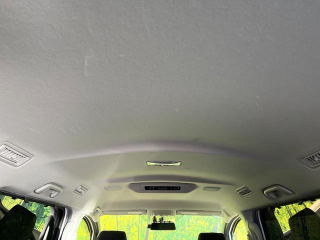 ヴォクシー ハイブリッドＶ　両側電動ドア　純正ナビ　禁煙車　スマートキー　ＬＥＤヘッド　ビルトインＥＴＣ　クルコン　純正１６インチアルミ　　デジタルインナーミラー　オートライト　デュアルエアコン　リアエアコン　Ｂｌｕｅｔｏｏｔｈ（49枚目）