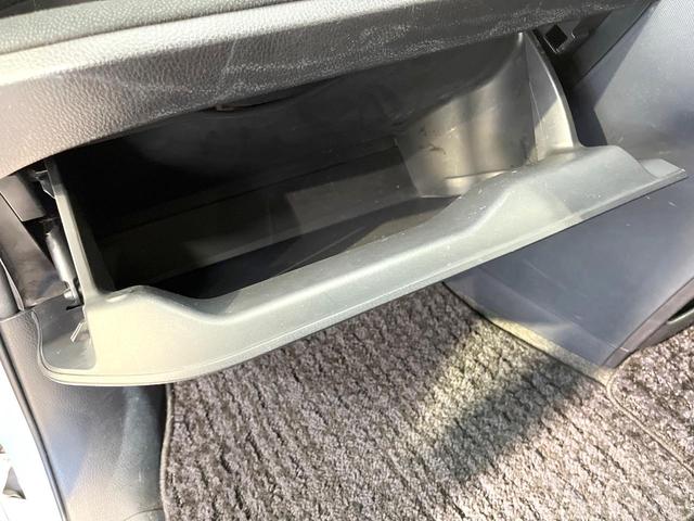 ヴォクシー ハイブリッドＶ　両側電動ドア　純正ナビ　禁煙車　スマートキー　ＬＥＤヘッド　ビルトインＥＴＣ　クルコン　純正１６インチアルミ　　デジタルインナーミラー　オートライト　デュアルエアコン　リアエアコン　Ｂｌｕｅｔｏｏｔｈ（66枚目）