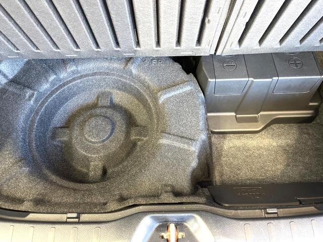 ヴォクシー ハイブリッドＶ　両側電動ドア　純正ナビ　禁煙車　スマートキー　ＬＥＤヘッド　ビルトインＥＴＣ　クルコン　純正１６インチアルミ　　デジタルインナーミラー　オートライト　デュアルエアコン　リアエアコン　Ｂｌｕｅｔｏｏｔｈ（69枚目）