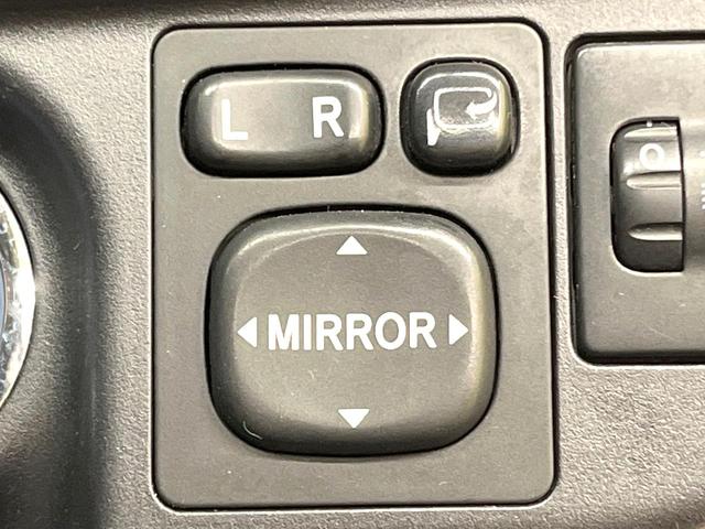 アクア Ｓ　ＳＤナビ　スマートキー　ＥＴＣ　オートライト　オートエアコン　ヘッドライトレベライザー　電動格納ミラー　Ｂｌｕｅｔｏｏｔｈ　ＣＤ　ＤＶＤ再生　フルセグ　ウィンカーミラー　横滑り防止装置（7枚目）