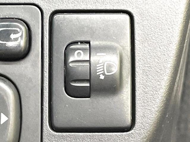 アクア Ｓ　ＳＤナビ　スマートキー　ＥＴＣ　オートライト　オートエアコン　ヘッドライトレベライザー　電動格納ミラー　Ｂｌｕｅｔｏｏｔｈ　ＣＤ　ＤＶＤ再生　フルセグ　ウィンカーミラー　横滑り防止装置（33枚目）