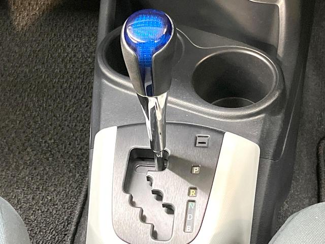 アクア Ｓ　ＳＤナビ　スマートキー　ＥＴＣ　オートライト　オートエアコン　ヘッドライトレベライザー　電動格納ミラー　Ｂｌｕｅｔｏｏｔｈ　ＣＤ　ＤＶＤ再生　フルセグ　ウィンカーミラー　横滑り防止装置（44枚目）