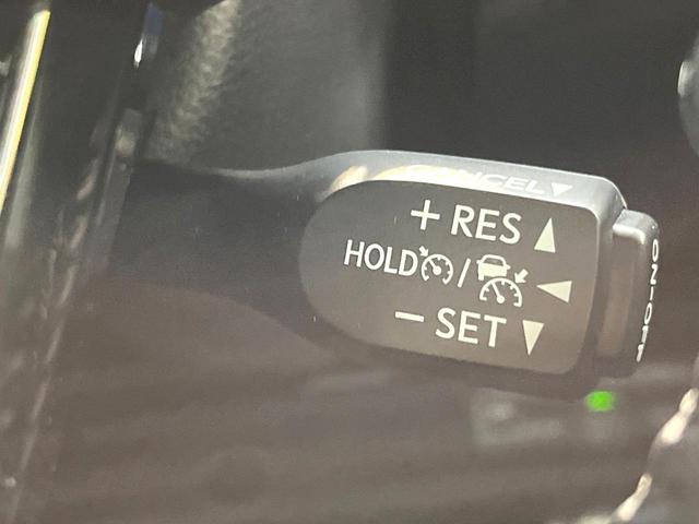 プリウス Ｓ　純正ＳＤナビ　バックカメラ　衝突被害軽減システム　レーダークルーズ　禁煙車　コーナーセンサー　スマートキー　ＬＥＤヘッド　ビルトインＥＴＣ　純正１５インチアルミ　オートハイビーム　オートライト（6枚目）