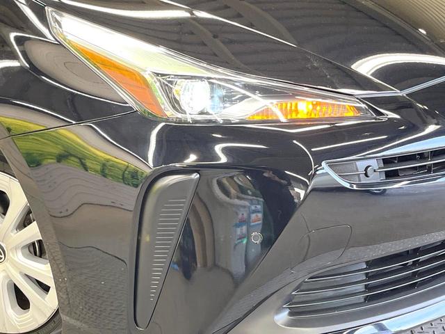 プリウス Ｓ　純正ＳＤナビ　バックカメラ　衝突被害軽減システム　レーダークルーズ　禁煙車　コーナーセンサー　スマートキー　ＬＥＤヘッド　ビルトインＥＴＣ　純正１５インチアルミ　オートハイビーム　オートライト（12枚目）