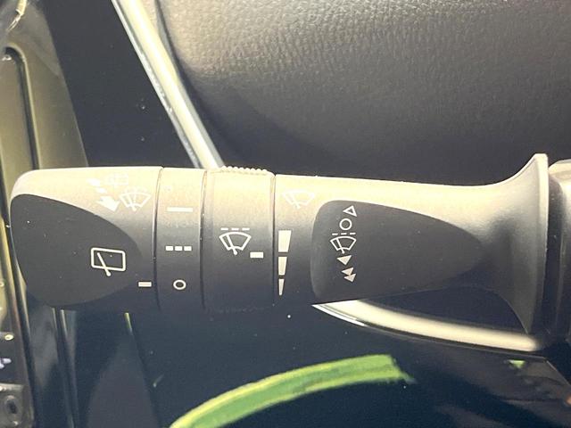 プリウス Ｓ　純正ＳＤナビ　バックカメラ　衝突被害軽減システム　レーダークルーズ　禁煙車　コーナーセンサー　スマートキー　ＬＥＤヘッド　ビルトインＥＴＣ　純正１５インチアルミ　オートハイビーム　オートライト（52枚目）