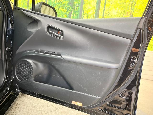 プリウス Ｓ　純正ＳＤナビ　バックカメラ　衝突被害軽減システム　レーダークルーズ　禁煙車　コーナーセンサー　スマートキー　ＬＥＤヘッド　ビルトインＥＴＣ　純正１５インチアルミ　オートハイビーム　オートライト（63枚目）