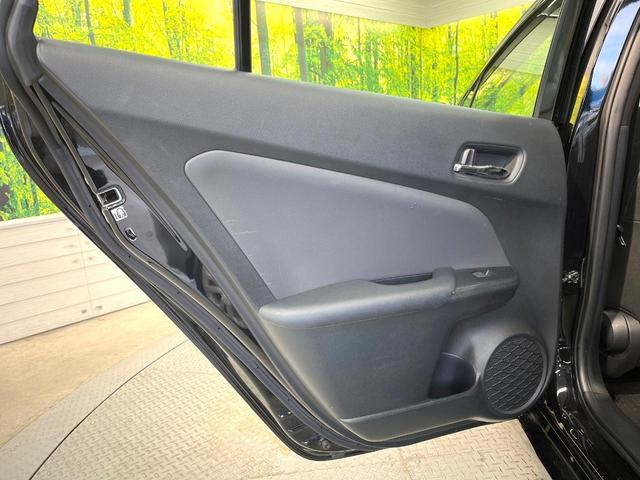 プリウス Ｓ　純正ＳＤナビ　バックカメラ　衝突被害軽減システム　レーダークルーズ　禁煙車　コーナーセンサー　スマートキー　ＬＥＤヘッド　ビルトインＥＴＣ　純正１５インチアルミ　オートハイビーム　オートライト（64枚目）