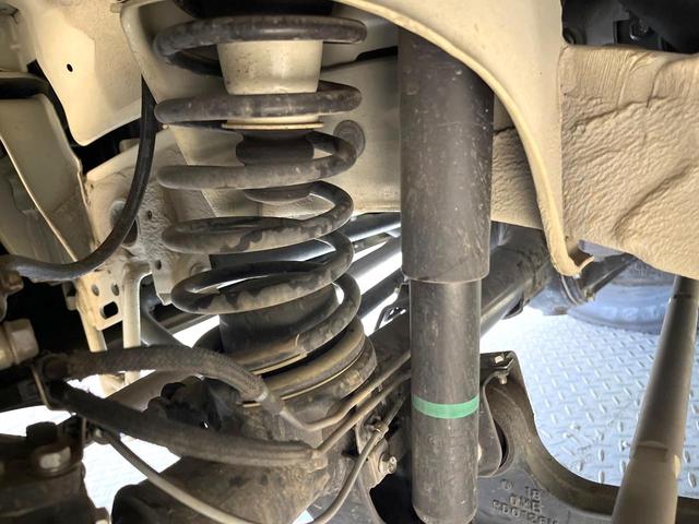 ジムニーシエラ ＪＣ　４ＷＤ　衝突被害軽減システム　禁煙車　スマートキー　ＬＥＤヘッド　ビルトインＥＴＣ　クルコン　純正１５インチアルミ　オートハイビーム　車線逸脱警報　オートライト　オートエアコン　Ｂｌｕｅｔｏｏｔｈ（20枚目）