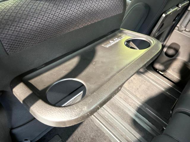 セレナ ハイウェイスターＧ　Ｓ－ハイブリッド　ガラスルーフ　純正ナビ　両側電動ドア　全周囲カメラ　禁煙車　スマートキー　ＨＩＤヘッド　ビルトインＥＴＣ　クルコン　純正１６インチアルミ　オートライト　オートエアコン　リアエアコン（65枚目）