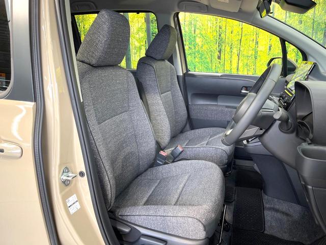 シエンタ ハイブリッドＺ　１０．５インチ純正メモリーナビ　両側電動ドア　バックカメラ　衝突被害軽減システム　禁煙車　ドラレコ　コーナーセンサー　スマートキー　ＬＥＤヘッド　ビルトインＥＴＣ　オートハイビーム　車線逸脱警報（8枚目）