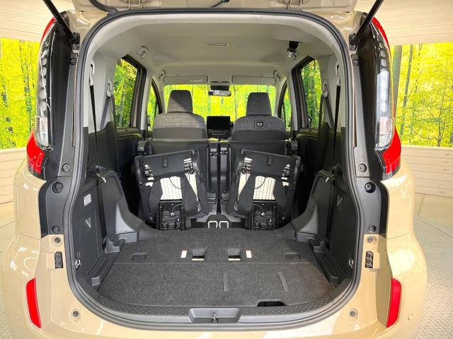 シエンタ ハイブリッドＺ　１０．５インチ純正メモリーナビ　両側電動ドア　バックカメラ　衝突被害軽減システム　禁煙車　ドラレコ　コーナーセンサー　スマートキー　ＬＥＤヘッド　ビルトインＥＴＣ　オートハイビーム　車線逸脱警報（11枚目）