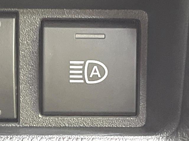 シエンタ ハイブリッドＺ　１０．５インチ純正メモリーナビ　両側電動ドア　バックカメラ　衝突被害軽減システム　禁煙車　ドラレコ　コーナーセンサー　スマートキー　ＬＥＤヘッド　ビルトインＥＴＣ　オートハイビーム　車線逸脱警報（35枚目）