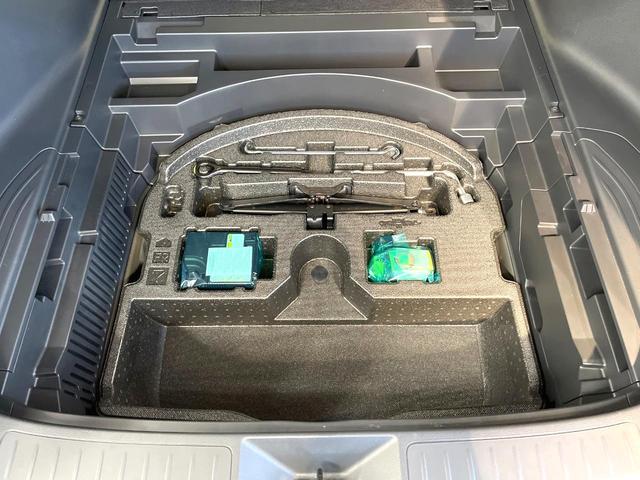 ハリアー Ｇ　モデリスタエアロ　１０．２５型ディスプレイオーディオ　バックカメラ　衝突軽減装置　デジタルインナーミラー　レーダークルーズ　電動リアゲート　レザーシート　パワーシート　ＬＥＤヘッド　ＥＴＣ２．０（76枚目）