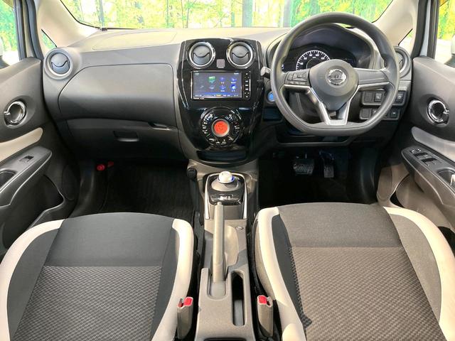 ノート ｅ－パワー　Ｘ　フルエアロ　ＳＤナビ　全周囲カメラ　衝突軽減装置　ドラレコ　コーナーセンサー　スマートキー　ＬＥＤヘッド　純正１５インチアルミ　オートライト　オートエアコン　Ｂｌｕｅｔｏｏｔｈ　ＣＤ　ＤＶＤ再生（2枚目）