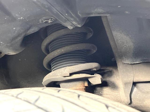 ノート ｅ－パワー　Ｘ　フルエアロ　ＳＤナビ　全周囲カメラ　衝突軽減装置　ドラレコ　コーナーセンサー　スマートキー　ＬＥＤヘッド　純正１５インチアルミ　オートライト　オートエアコン　Ｂｌｕｅｔｏｏｔｈ　ＣＤ　ＤＶＤ再生（21枚目）