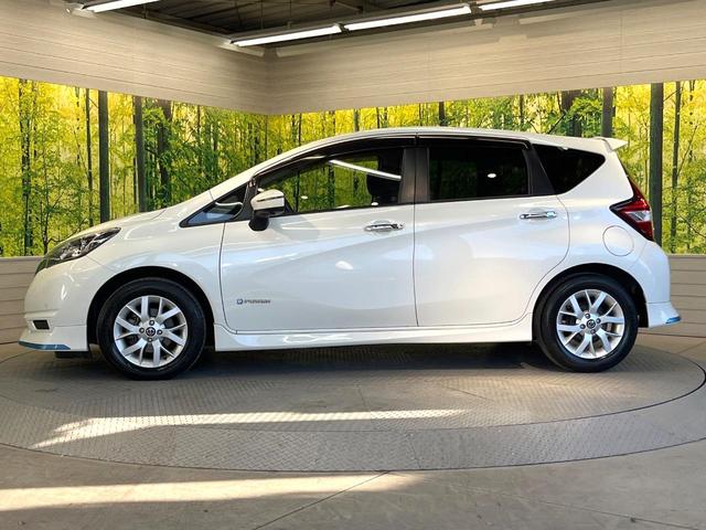 ノート ｅ－パワー　Ｘ　フルエアロ　ＳＤナビ　全周囲カメラ　衝突軽減装置　ドラレコ　コーナーセンサー　スマートキー　ＬＥＤヘッド　純正１５インチアルミ　オートライト　オートエアコン　Ｂｌｕｅｔｏｏｔｈ　ＣＤ　ＤＶＤ再生（26枚目）