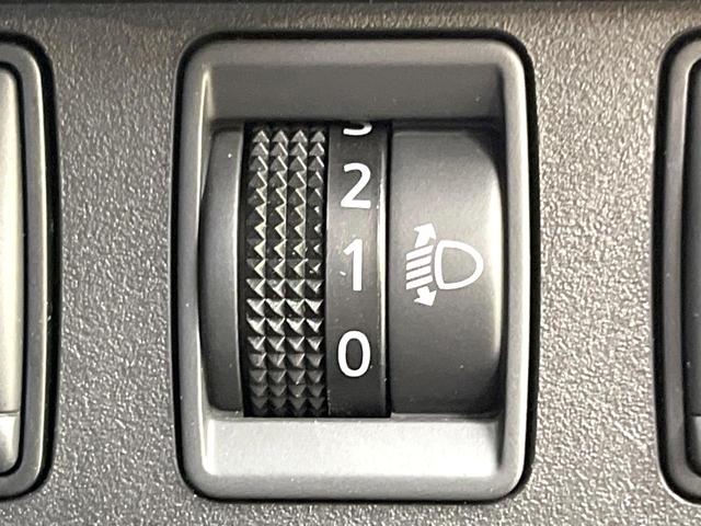 ノート ｅ－パワー　Ｘ　フルエアロ　ＳＤナビ　全周囲カメラ　衝突軽減装置　ドラレコ　コーナーセンサー　スマートキー　ＬＥＤヘッド　純正１５インチアルミ　オートライト　オートエアコン　Ｂｌｕｅｔｏｏｔｈ　ＣＤ　ＤＶＤ再生（39枚目）