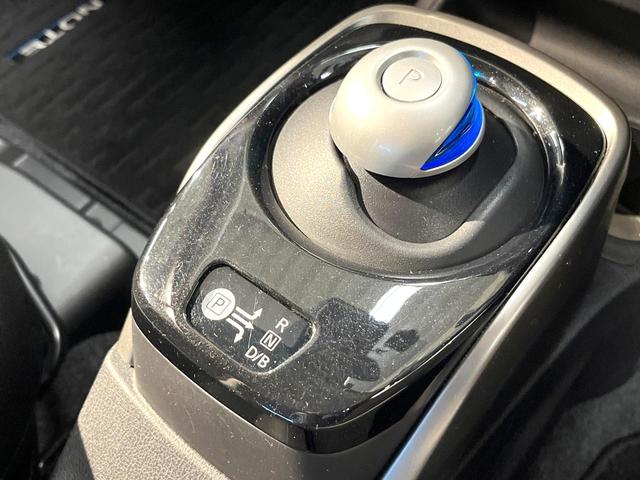 ノート ｅ－パワー　Ｘ　フルエアロ　ＳＤナビ　全周囲カメラ　衝突軽減装置　ドラレコ　コーナーセンサー　スマートキー　ＬＥＤヘッド　純正１５インチアルミ　オートライト　オートエアコン　Ｂｌｕｅｔｏｏｔｈ　ＣＤ　ＤＶＤ再生（43枚目）