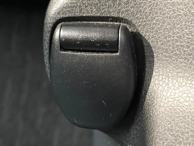 ノート ｅ－パワー　Ｘ　フルエアロ　ＳＤナビ　全周囲カメラ　衝突軽減装置　ドラレコ　コーナーセンサー　スマートキー　ＬＥＤヘッド　純正１５インチアルミ　オートライト　オートエアコン　Ｂｌｕｅｔｏｏｔｈ　ＣＤ　ＤＶＤ再生（66枚目）