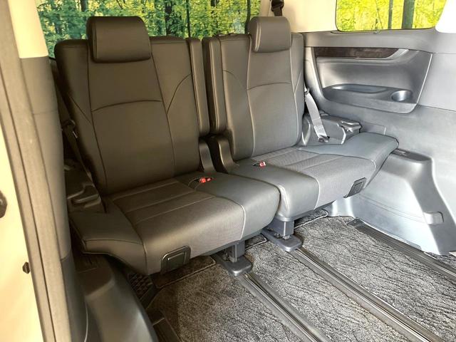 ヴェルファイアハイブリッド ＺＲ　４ＷＤ　両側電動ドア　後席モニター　純正１０型メモリーナビ　バックカメラ　衝突被害軽減システム　禁煙車　電動リアゲート　レザーシート　コーナーセンサー　スマートキー　ＬＥＤヘッド　ビルトインＥＴＣ（10枚目）