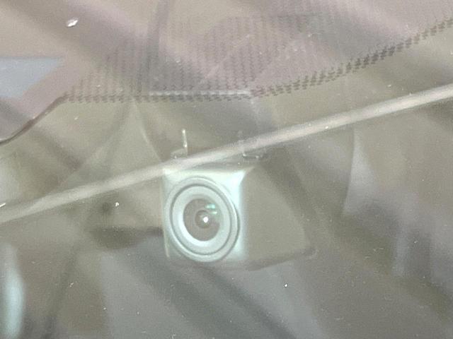 ヴェルファイアハイブリッド ＺＲ　４ＷＤ　両側電動ドア　後席モニター　純正１０型メモリーナビ　バックカメラ　衝突被害軽減システム　禁煙車　電動リアゲート　レザーシート　コーナーセンサー　スマートキー　ＬＥＤヘッド　ビルトインＥＴＣ（24枚目）