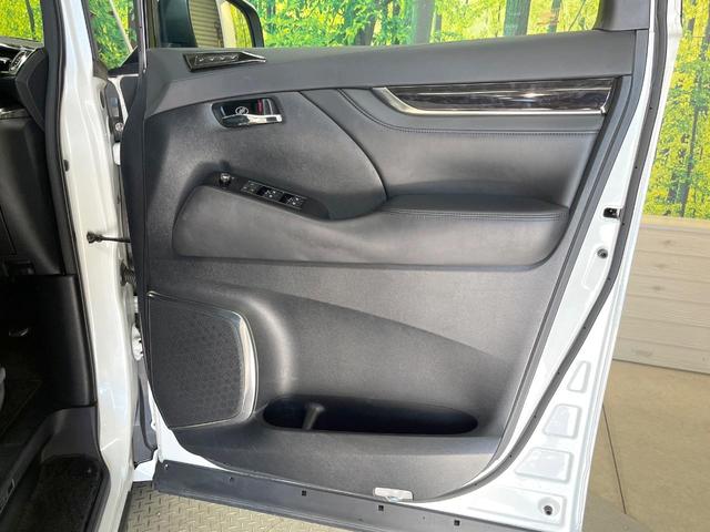 ヴェルファイアハイブリッド ＺＲ　４ＷＤ　両側電動ドア　後席モニター　純正１０型メモリーナビ　バックカメラ　衝突被害軽減システム　禁煙車　電動リアゲート　レザーシート　コーナーセンサー　スマートキー　ＬＥＤヘッド　ビルトインＥＴＣ（36枚目）