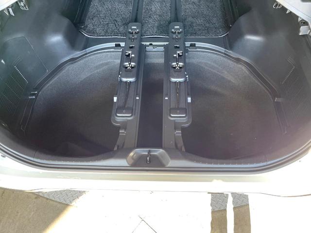 ヴェルファイアハイブリッド ＺＲ　４ＷＤ　両側電動ドア　後席モニター　純正１０型メモリーナビ　バックカメラ　衝突被害軽減システム　禁煙車　電動リアゲート　レザーシート　コーナーセンサー　スマートキー　ＬＥＤヘッド　ビルトインＥＴＣ（39枚目）